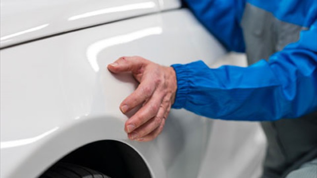4-SIK_Photo_Car-part_Painter_2